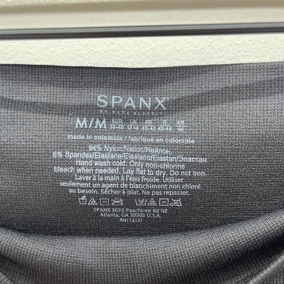 Spanx Look At Me Now Seamless Leggings in Black - Picture 5 of 5